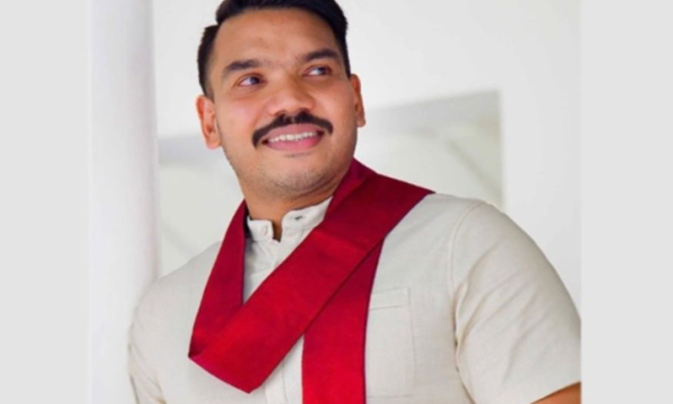 නීතීඥවරු නැතිව නාමල් තනිවම උසාවි ගිහින් !